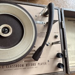Vintage Audiotronics 300 E Classroom Record Player 4-Speed Turntable1960’s works