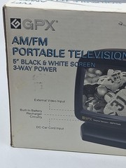 Vintage GPX Portable TV Television AM/FM Radio 5″ Black White Screen TVP7 READ
