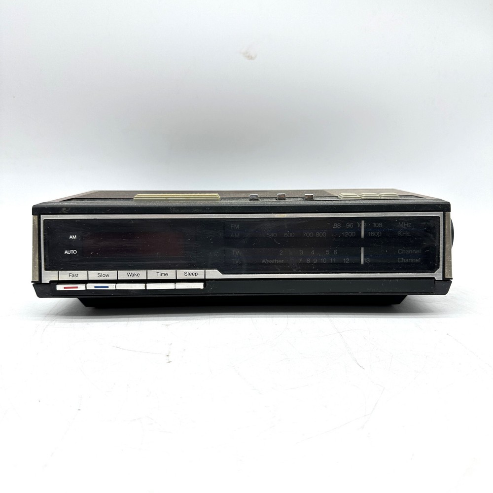 Vintage J C Penney AM/FM/TV1 Clock Radio 680-3734 Tested & Works Hong Kong
