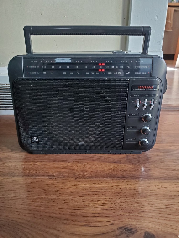 GE General Electric Superadio Long Range AM/FM Radio 7-2887A