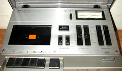 VINTAGE AIWA SOLID STATE STEREO CASSETTE DECK MODEL AD-1250 – POWERS ON – NICE!