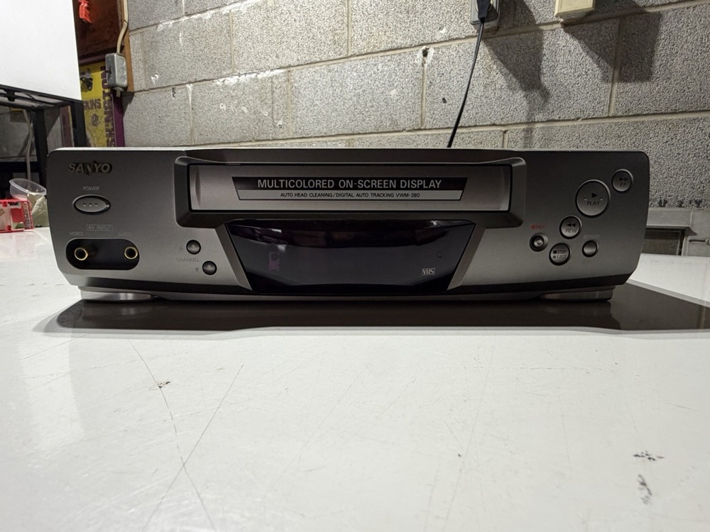 Sanyo VWM-280 VHS/VCR Player Untested No Power Cable