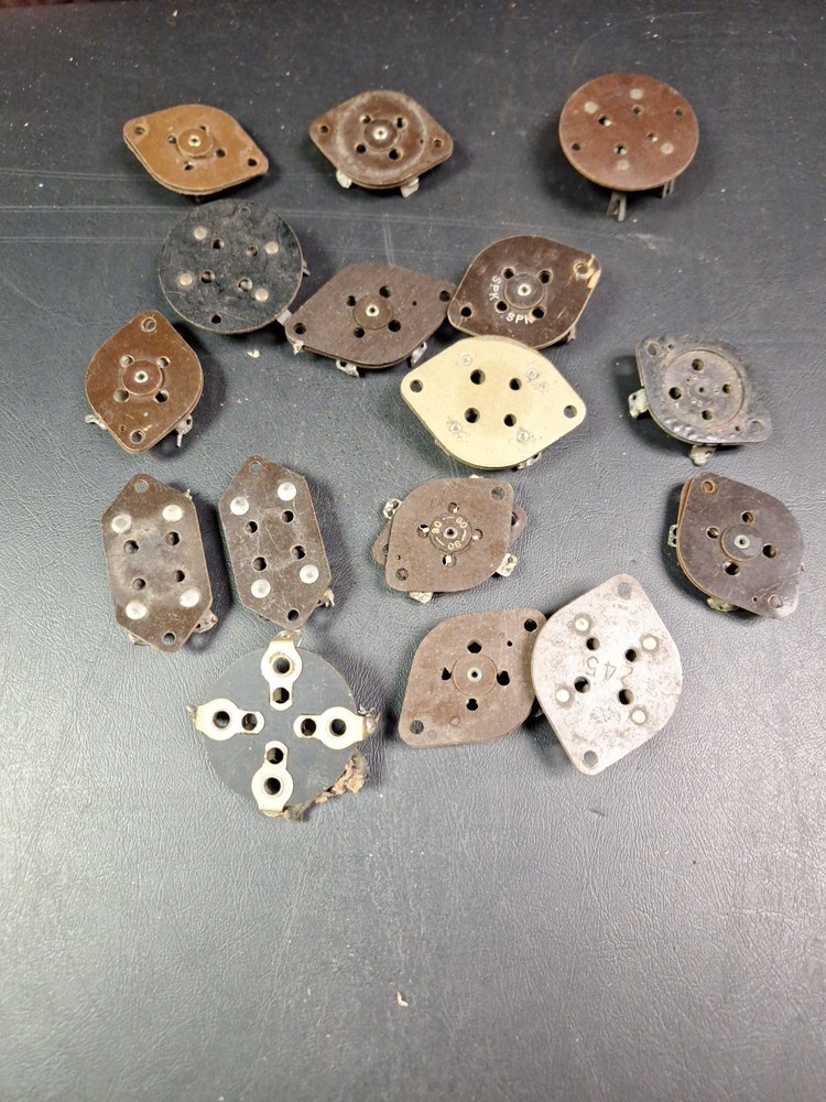 Vintage 4-pin Vacuum Tube Sockets Assorted 01A