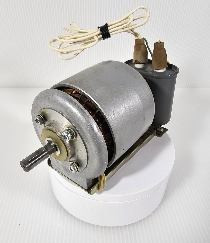 Akai X-300 Reel to Reel MOTOR, DIRECT DRIVE, RIGHT SIDE, TESTED