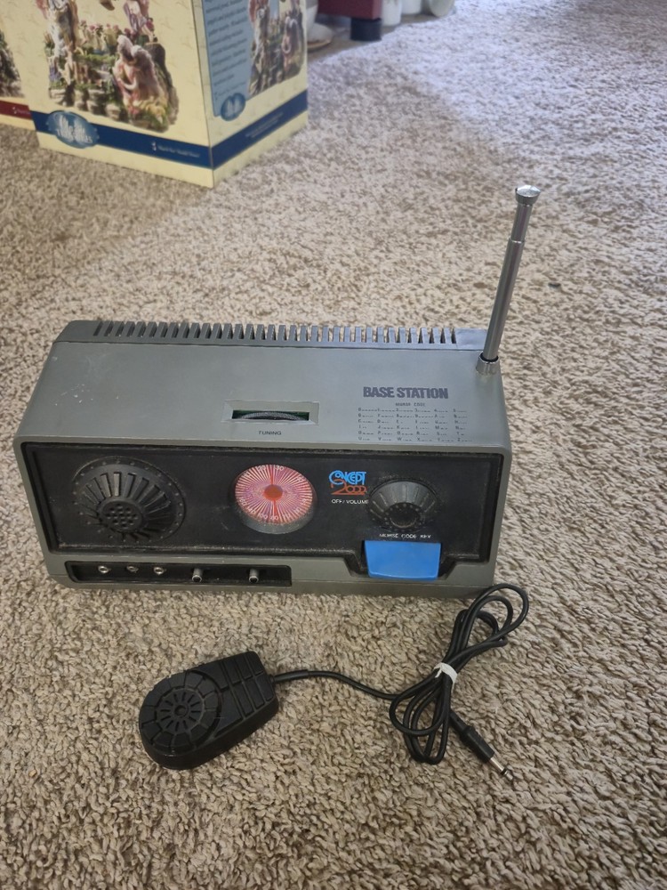 Vintage 1970s Concept 2000 #610 Base Station AM Radio & Morse Code not tested.