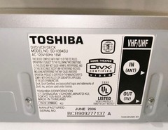 Toshiba SD-V394SU DVD/VHS Combo Deck No Remote. Nice W/ Minor Wear!
