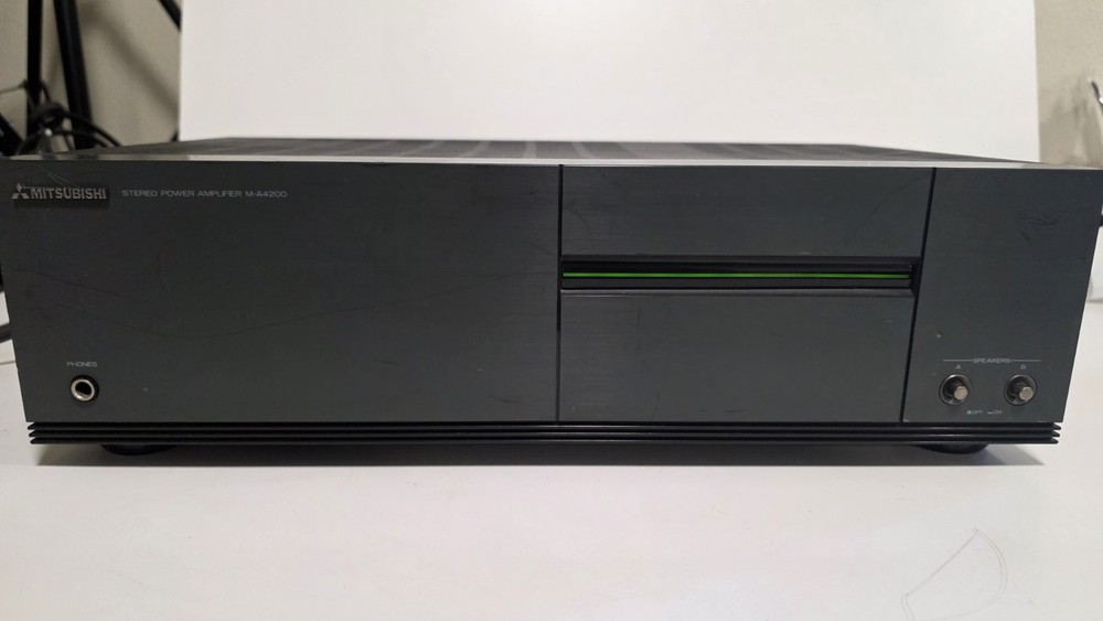 Mitsubishi M-A4200 Stereo Power Amplifier
