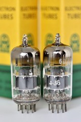 NOS 6DJ8 ECC88 6922 AMPEREX BUGLE-BOY HOLLAND TUBES 1964 PAIR 105/105 + 102/100%