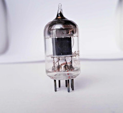 1 x EF95 VALVO TESTED STRONG 6AK5 Square Getter TUBE
