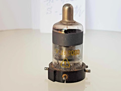 1 x RV12P2000 RFT RWN NEUHAUS HF/VHF Radio Tube PV1 TESTED