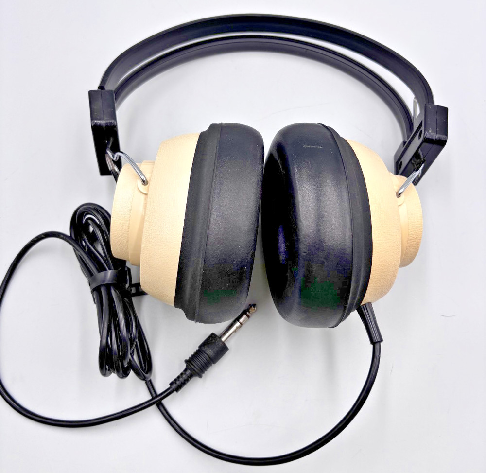 Bell Howell Vintage 8 Ohm Stereo Headphones Tested Black Cream Japan, tested