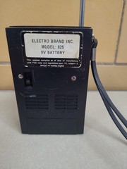 Vintage Electro Band De Luxe Solid State Model 825 AM/FM Radio Works Really Good