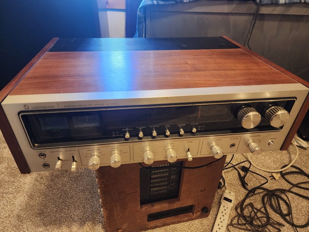 60 WPC Vintage Sherwood S-7910 Receiver, Great Condition.