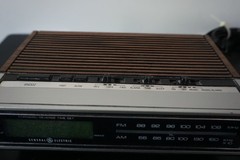 General Electric Radio Model 7-4655B FM AM Radio Alarm Clock