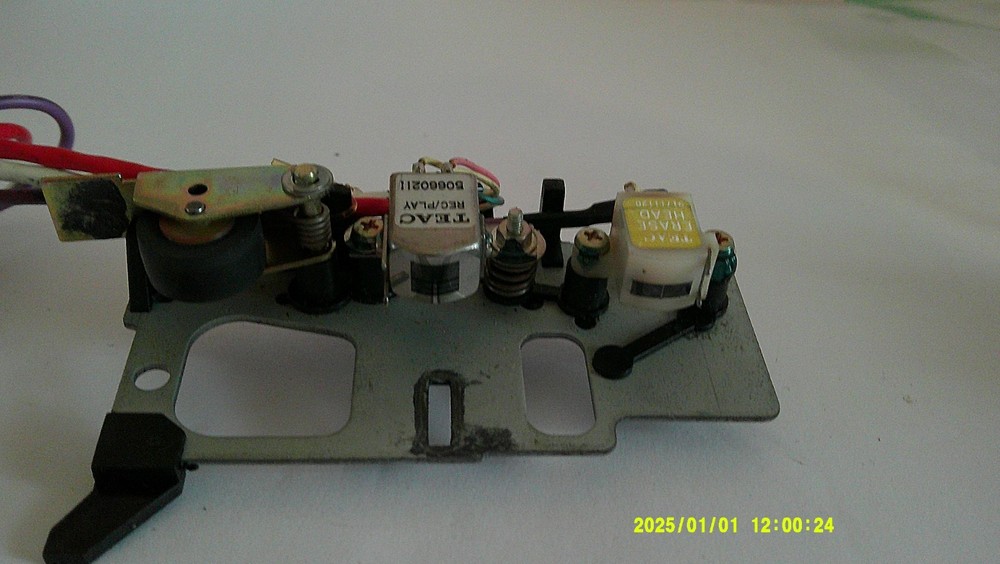 Teac A-105 Cassette Deck Plug-In Head Assembly with Pinch Roller