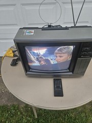 Mitsubishi 13″ CS-1342R TV for Retro Gaming With Antenna Works