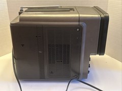 Vintage 1970’s QUASAR Tri-Power AC/DC Battery Portable 7″ TV XP1777PE – WORKS