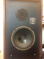 Vintage Avid Model 100 Floor Bookshelf Two-Way Audiophile Speakers Made in US