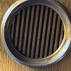 Welbilt Nostalgic Reproduction AM/FM Radio Model 1917. It works with plugg-in