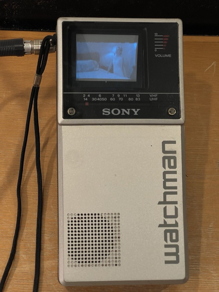 Sony Watchman Portable CRT TV Made in Japan w/ Case & Sony Plug- Video In Tested