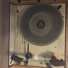 Vintage Audiotronics Model 304A Record Player, 4-Speed Turntable * Needs needle
