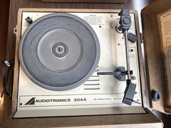 Vintage Audiotronics Record Player 304A For Parts or Repair READ