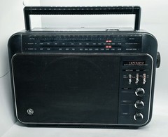 VINTAGE GE GENERAL ELECTRIC SUPERADIO MODEL 7-2887A TESTED WORKS & LOOKS GREAT!