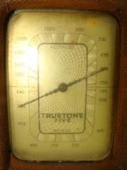 Vintage TrueTone Five Battery Radio Tweed