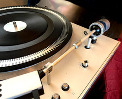 Great Condition Vintage Philips 212 Electronic Turntable -Cleaned and Serviced