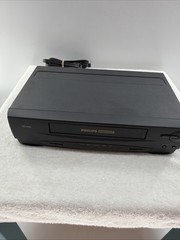 Philips Magnavox VHS Model VRZ220AT21 Tested Includes Av Cables Very Clean