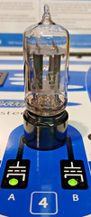 EXACT MATCHED GAIN (98.0, 98.0) TUNG-SOL? JAPAN 12AX7 TUBE CLEAR TOP SIDE GETTER