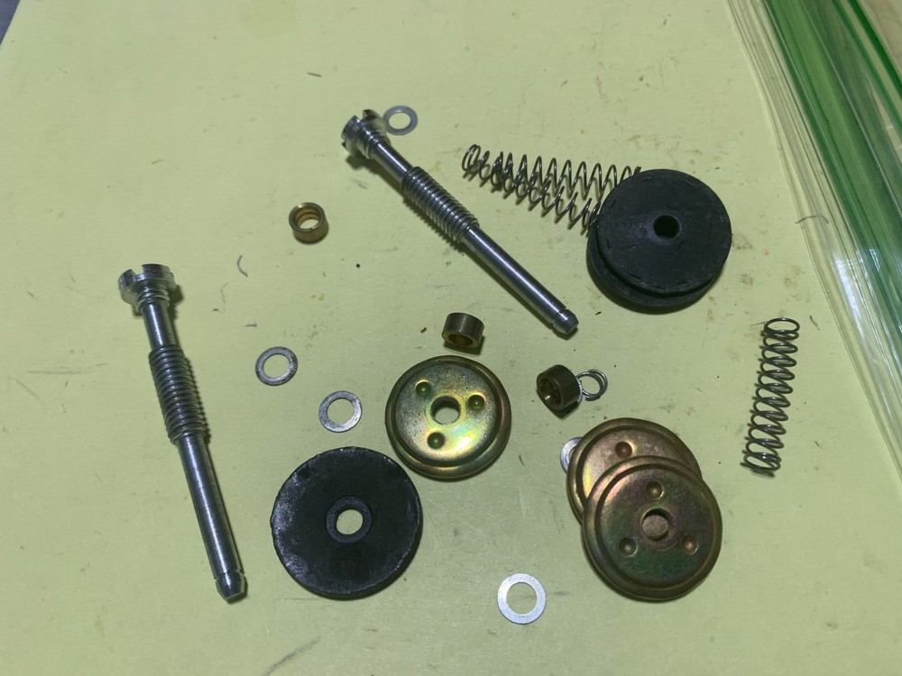 Dual 1229 Vintage Stereo Turntable Parting out – Transport Screws (all)