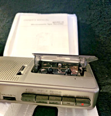 REALISTIC Microcassette TAPE RECORDER MICRO -16 Voice Activated # 14-1176 W/Box