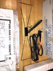 General Electric 1988 Spacemaker TV W/ Box 7-7160 Includes Instructions TESTED!!