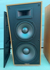 Pair of Vintage Klipsch KG 3.2 speakers Oak Cabinets