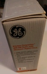 NEW Vintage GE Spacemaker UNDER CABINET Kitchen AM/FM RADIO w/ Clock 7-4212