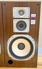 Set of Technics SB-2660 Stereo 3-way Speaker Systems 200 Watts with 12″ Woofers