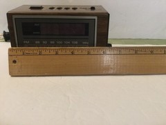 Vintage GE Electric- Battery ,AM FM Radio/ Alarm Model 7 4601A, Malaysia.