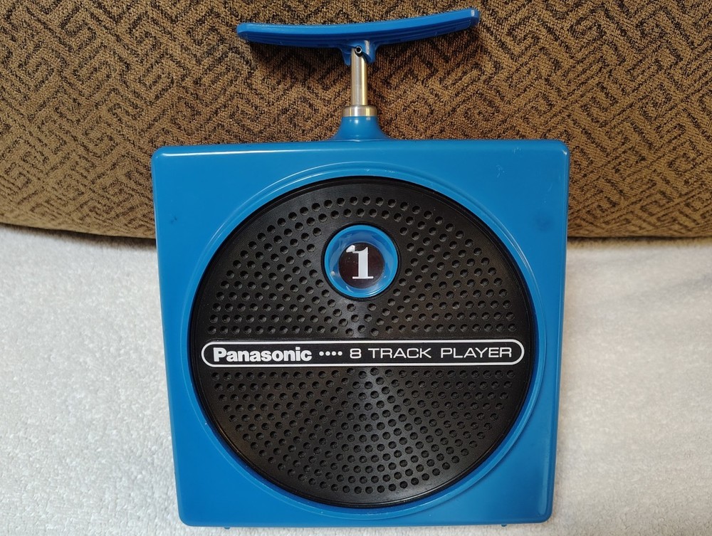 Panasonic RQ-830S dynamite plunger 8-track tape player blue working