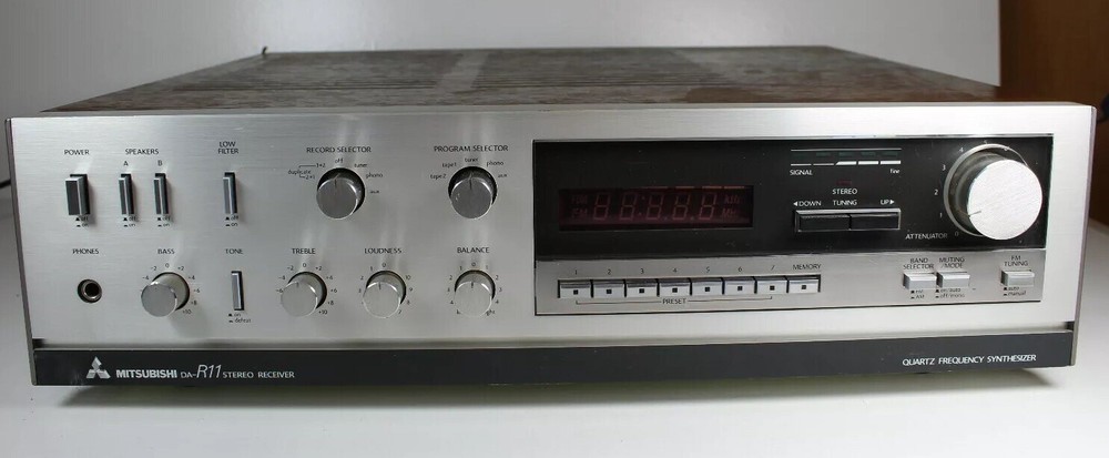 Mitsubishi DA-R11 Stereo Receiver Quartz Frequency Synthesizer