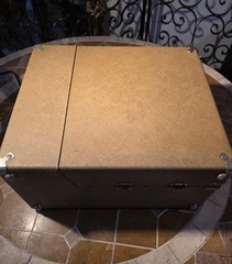Audiotronics 304A Portable Suitcase Record Player Turntable (working condition)