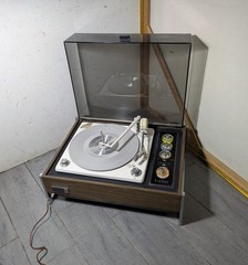 (SOLD AS IS) Vintage Zenith Circle of Sound Record Player Turntable