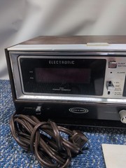 Vintage Zenith Retro MCM Solid State Circle of Sound AM FM Alarm Clock Radio
