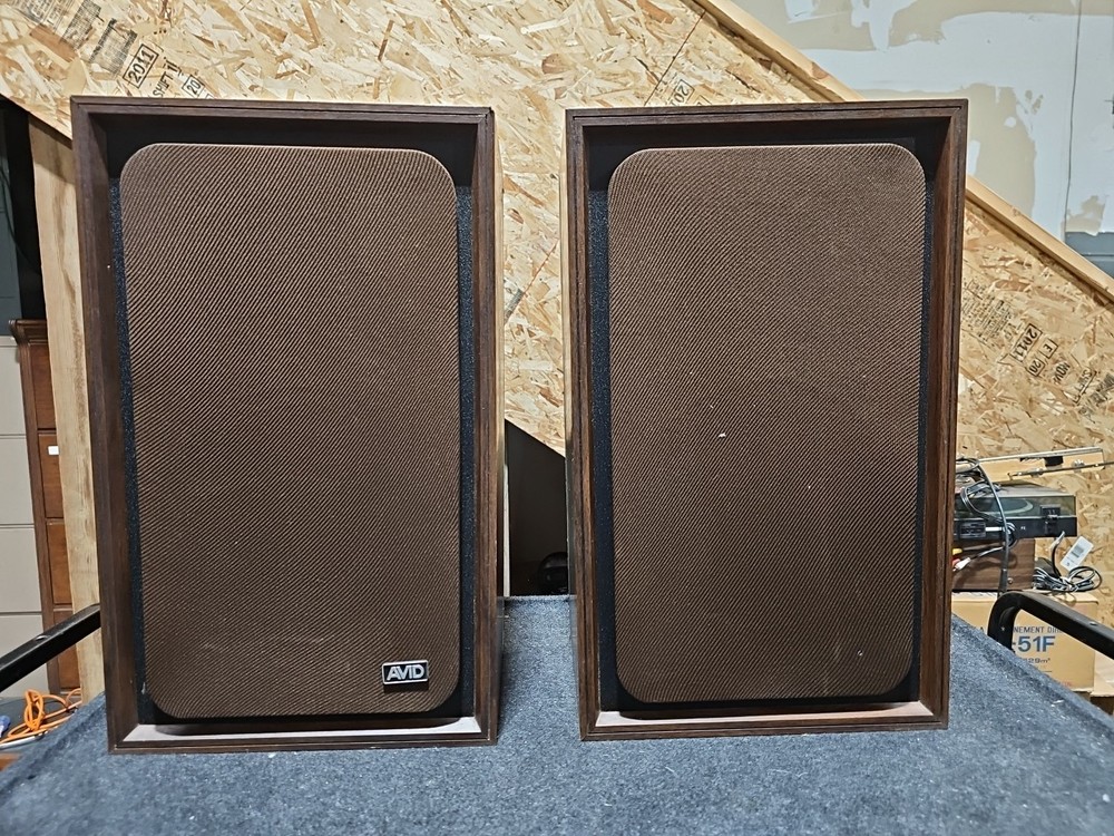 Vintage 1970’s Avid Model 100 Floor/Bookshelf Audiophile Speakers – Made in USA