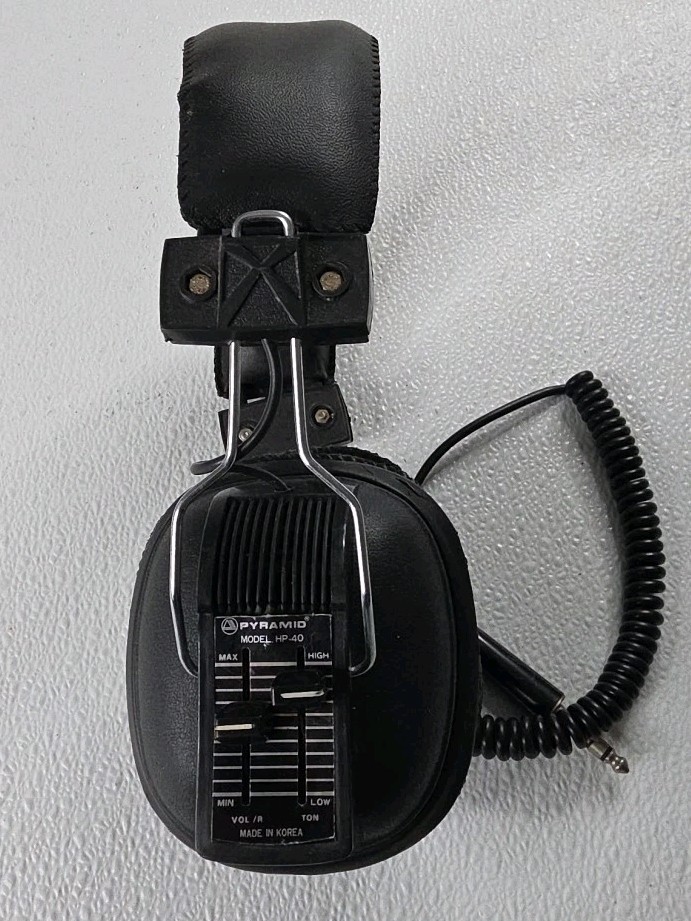 Vintage Pyramid Model HP-40 Headphones P36