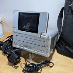 Audiovox VBP2000 Portable VHS Player 5” LCD Screen w/ Bag Cords For Parts Not Wo