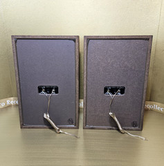 Realistic for Radio Shack Speakers Minimus-4 Woodgrain Set Of 2