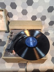 Vintage Audiotronics 300-A Record Player Portable Turntable 4-Speed – Tested WOW