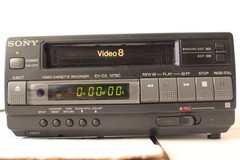 Sony EV-C3 Video8 Compact 8mm Tape Player and Recorder POWERS ON-For SPARE PARTS