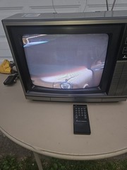 Mitsubishi 13″ CS-1342R TV for Retro Gaming With Antenna Works